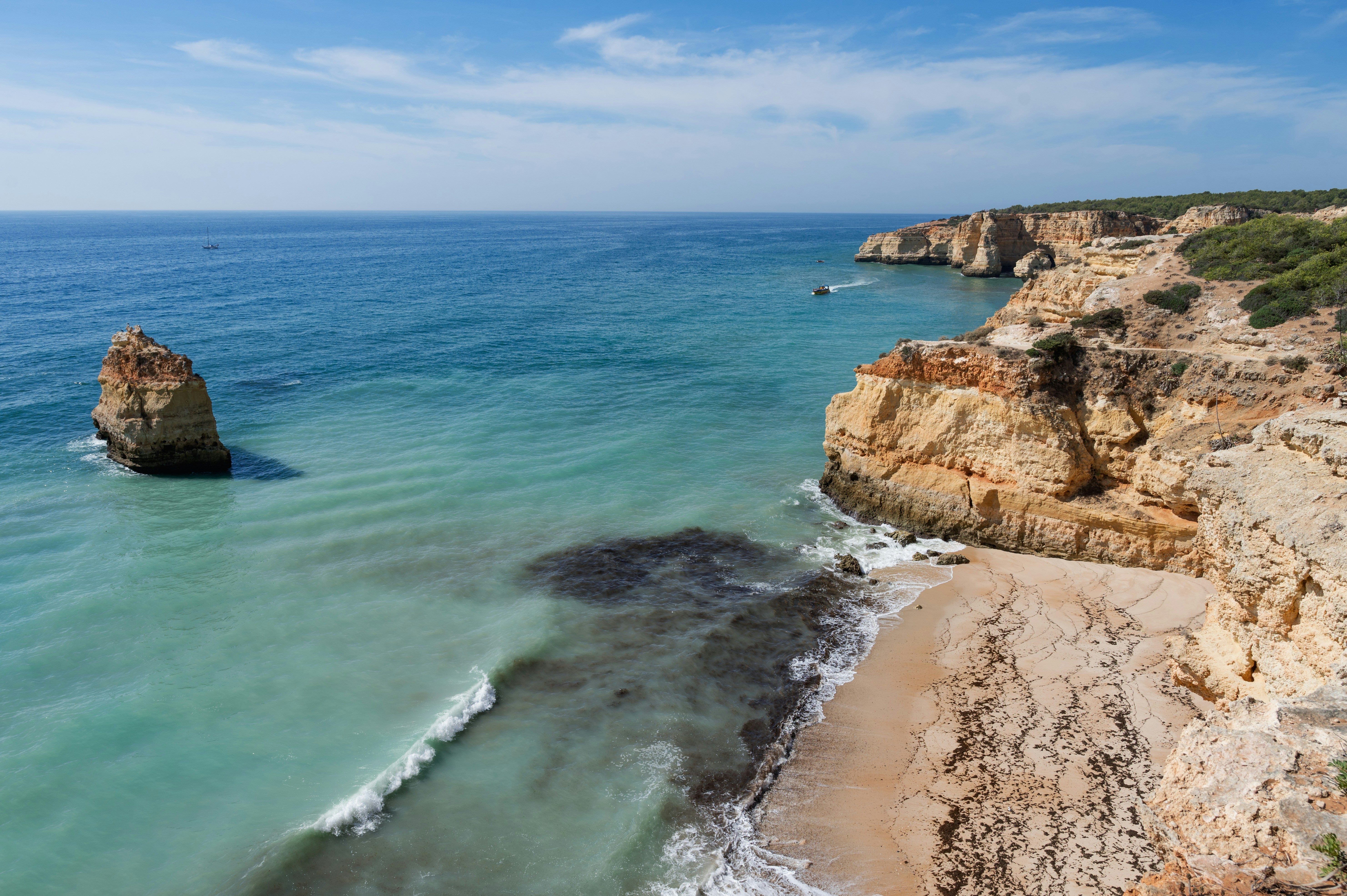 Best Time to Travel to Spain and Portugal (Guide) - ZetSIM