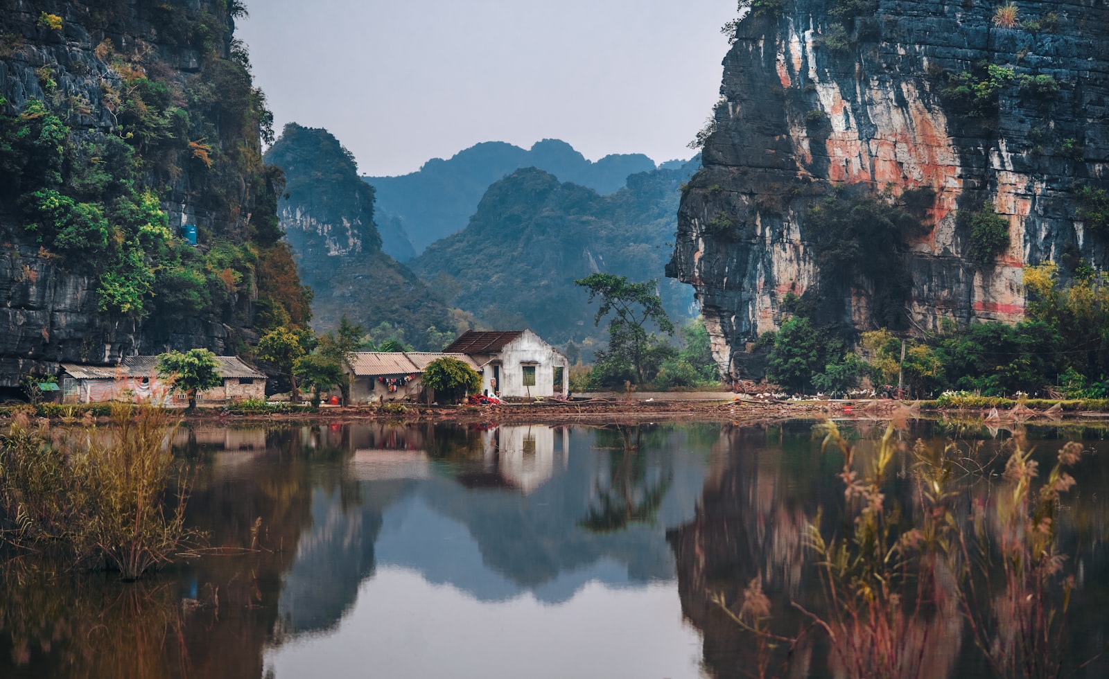 Guía de tarjetas SIM de Vietnam (2026): SIM vs. eSIM para turistas