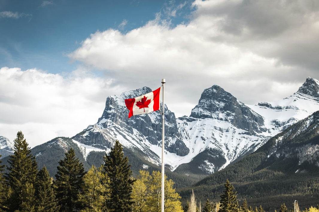 SIM Card for Canada: Prepaid SIM vs eSIM 2026 Guide