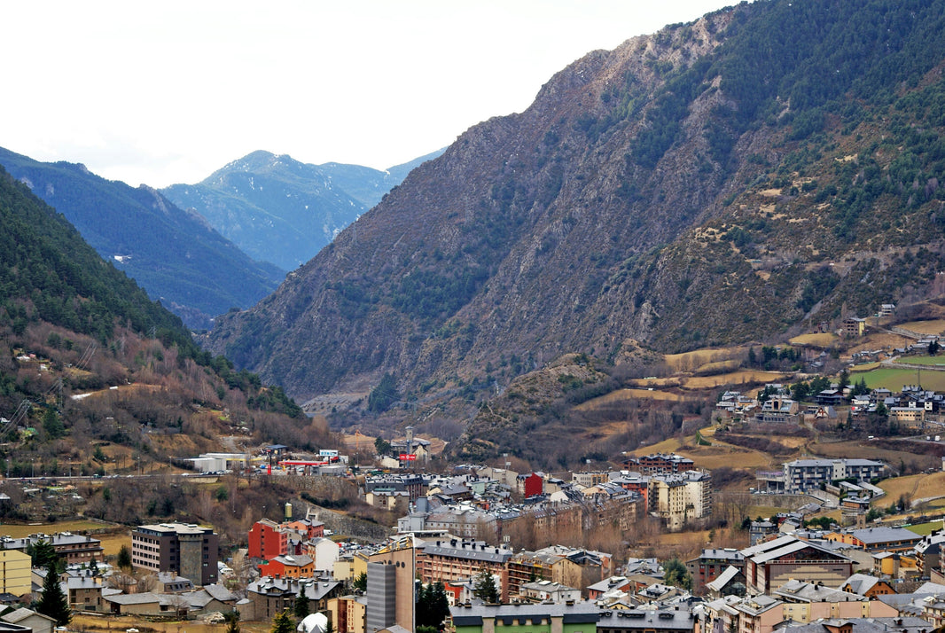 Guía definitiva de eSIM Andorra (Datos de viaje de ZetSIM)