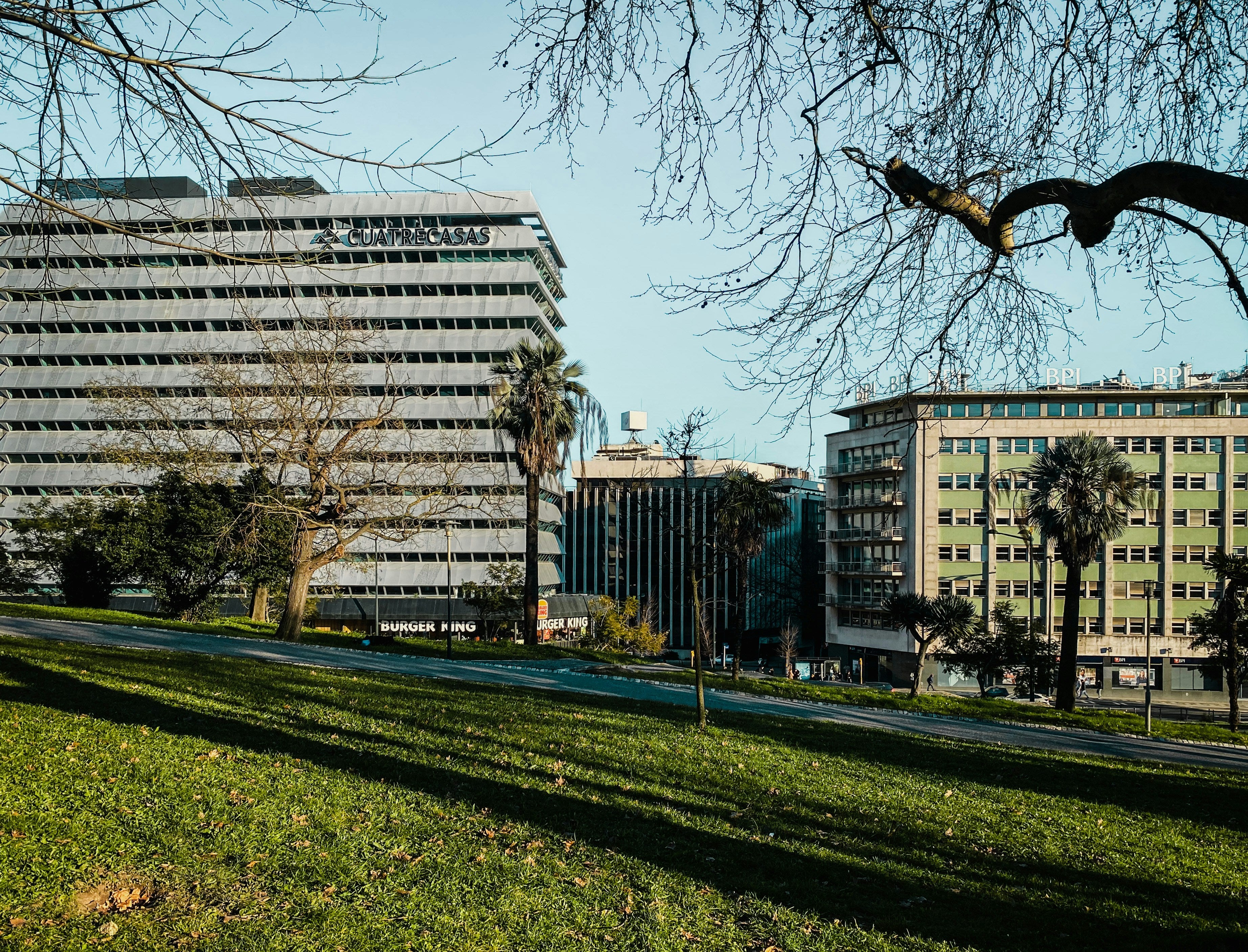 Best Time to Visit Portugal: Seasons, Weather & Crowds