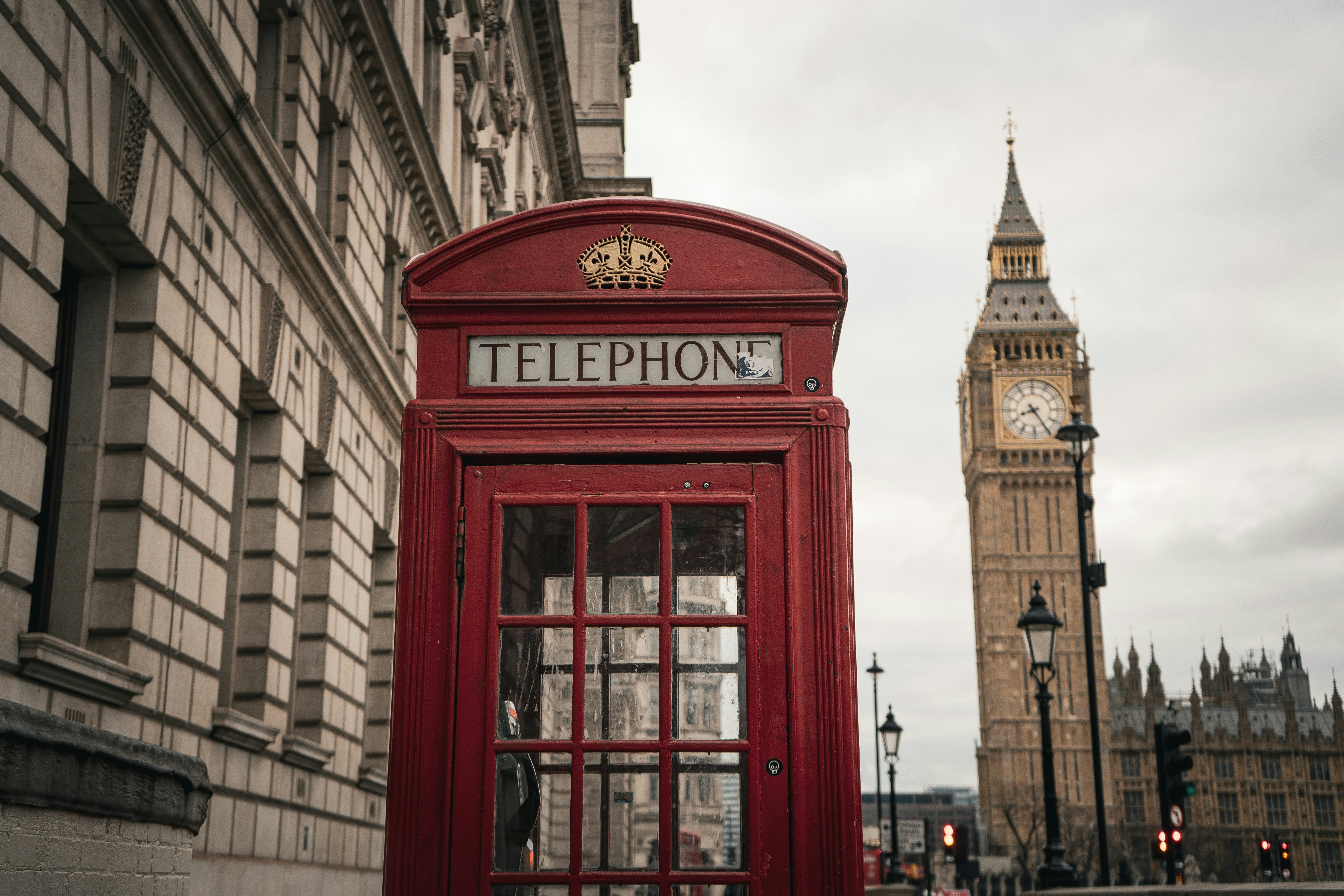 Best eSIM for UK Travel: Plans, Setup & Tips | ZetSIM