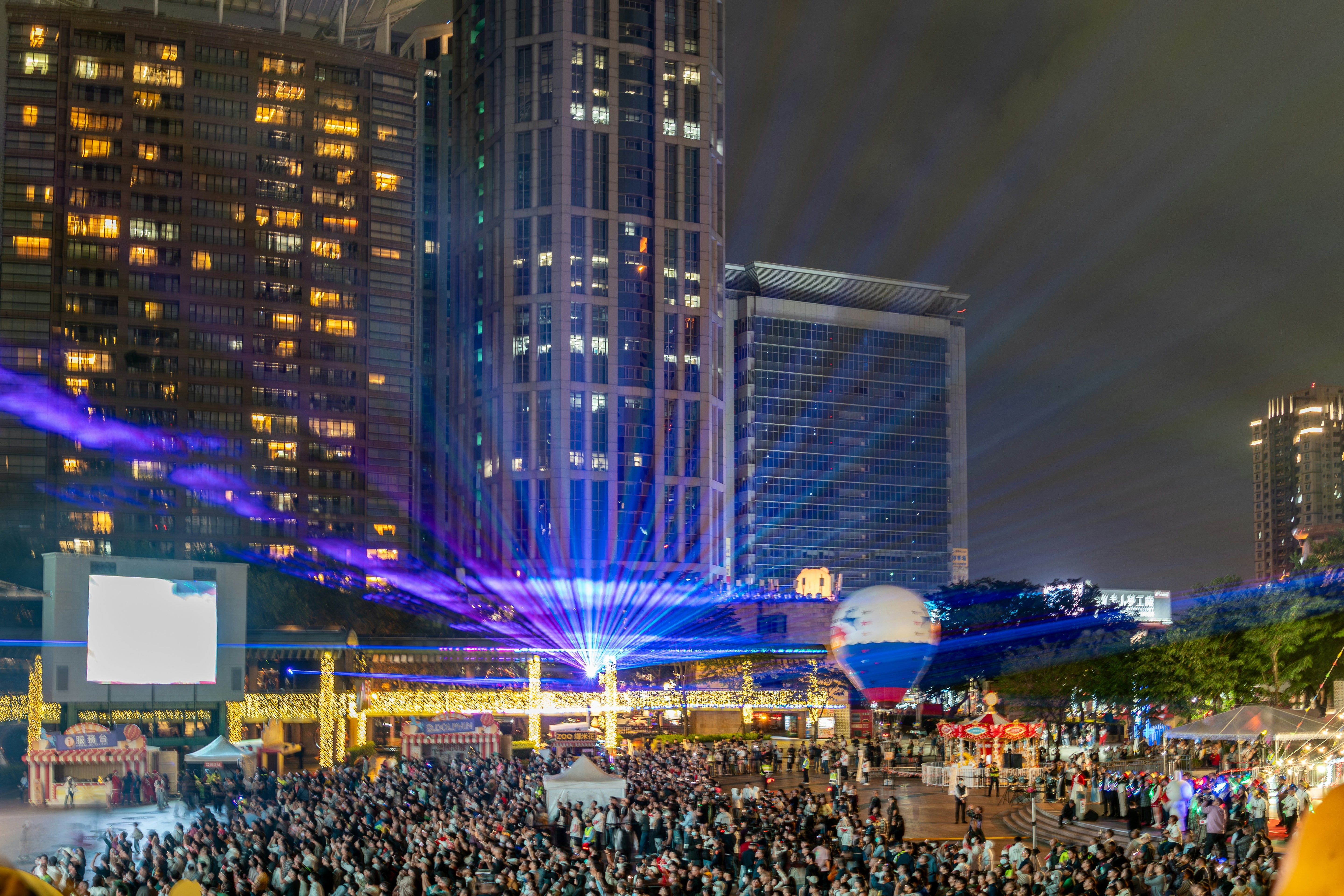 Lollapalooza 2026 Lineup: Headliners, Dates & Tips