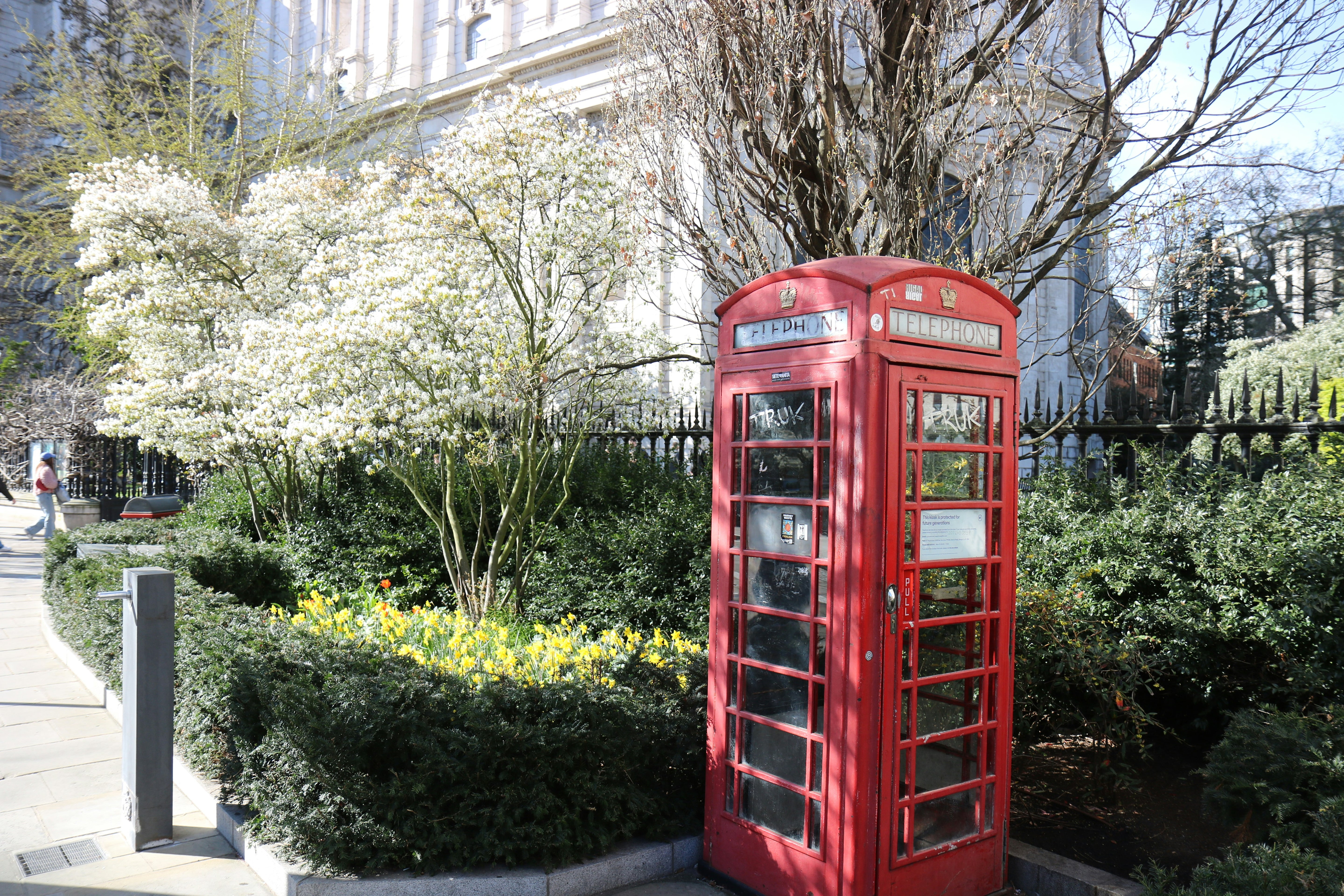 Best eSIM for UK Travel (2026): Plans, Prices & Tips